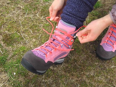 トレッキングシューズ（登山靴）の履き方